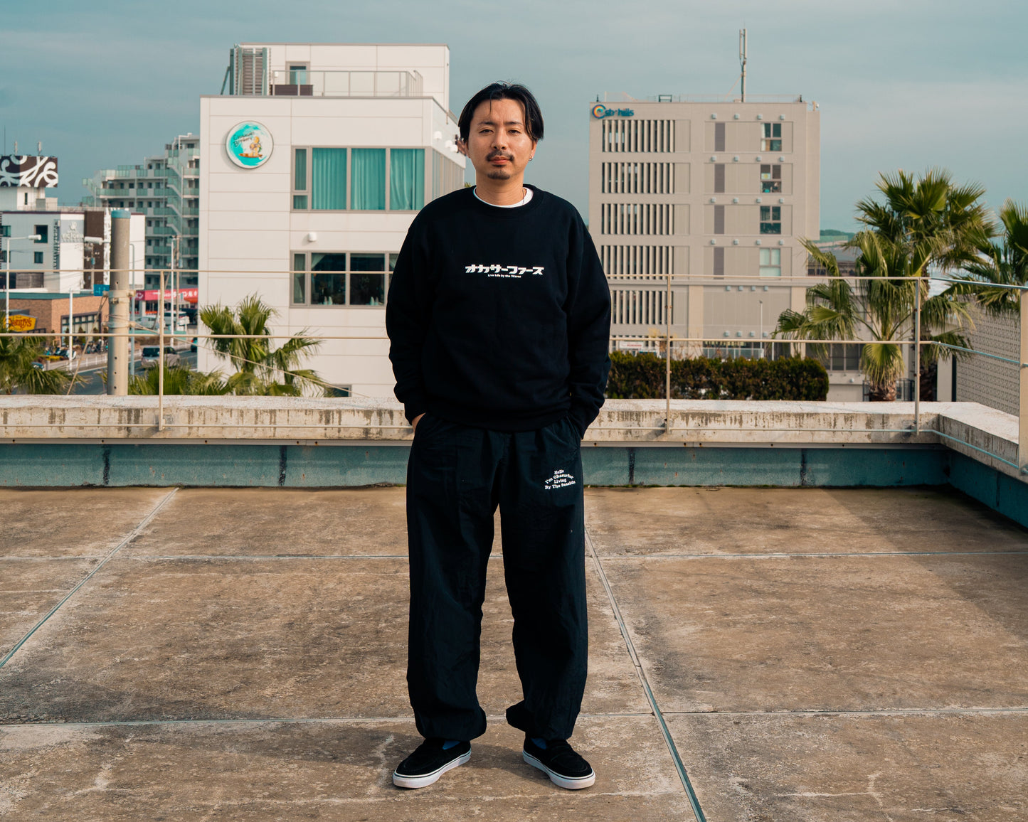 カタカナロゴスウェット(ブラック)